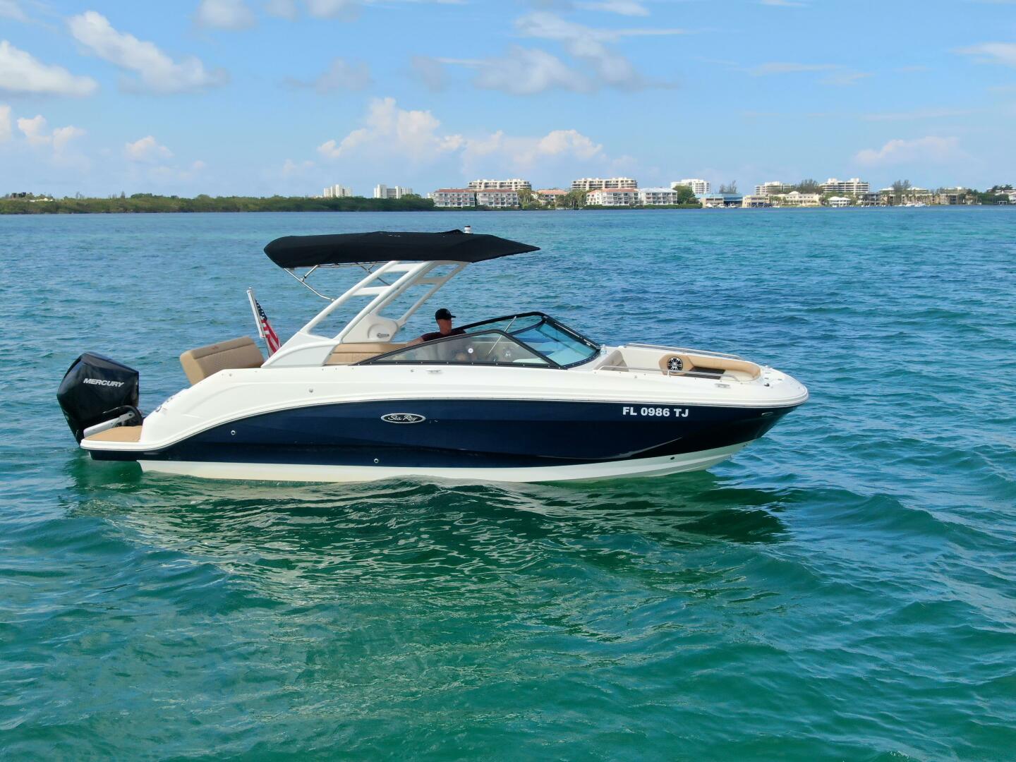 2024 Sea Ray SDX 250 OUTBOARD Boating International